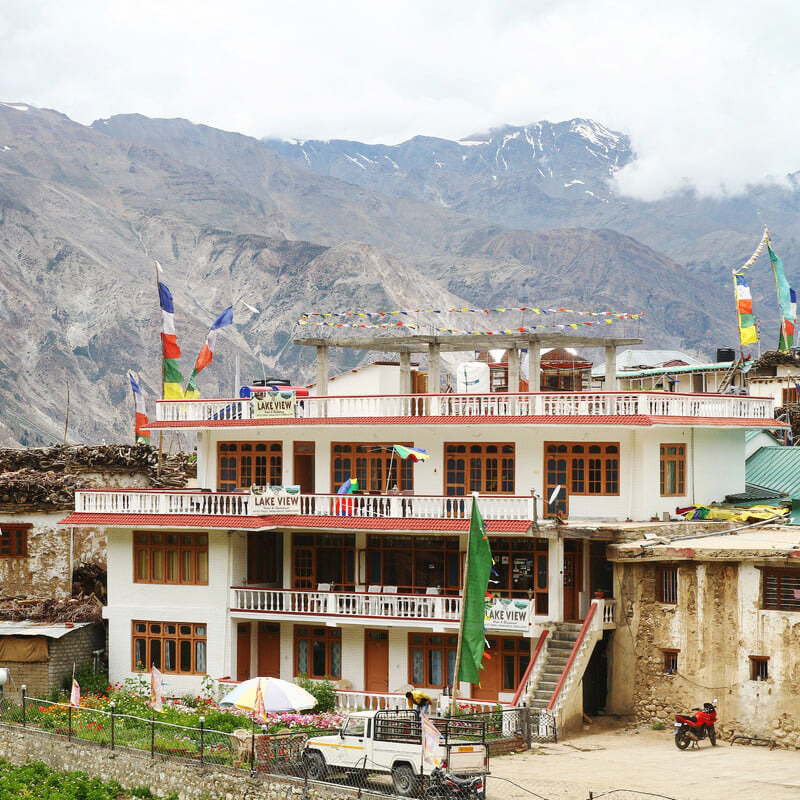 Lake View Hotel 